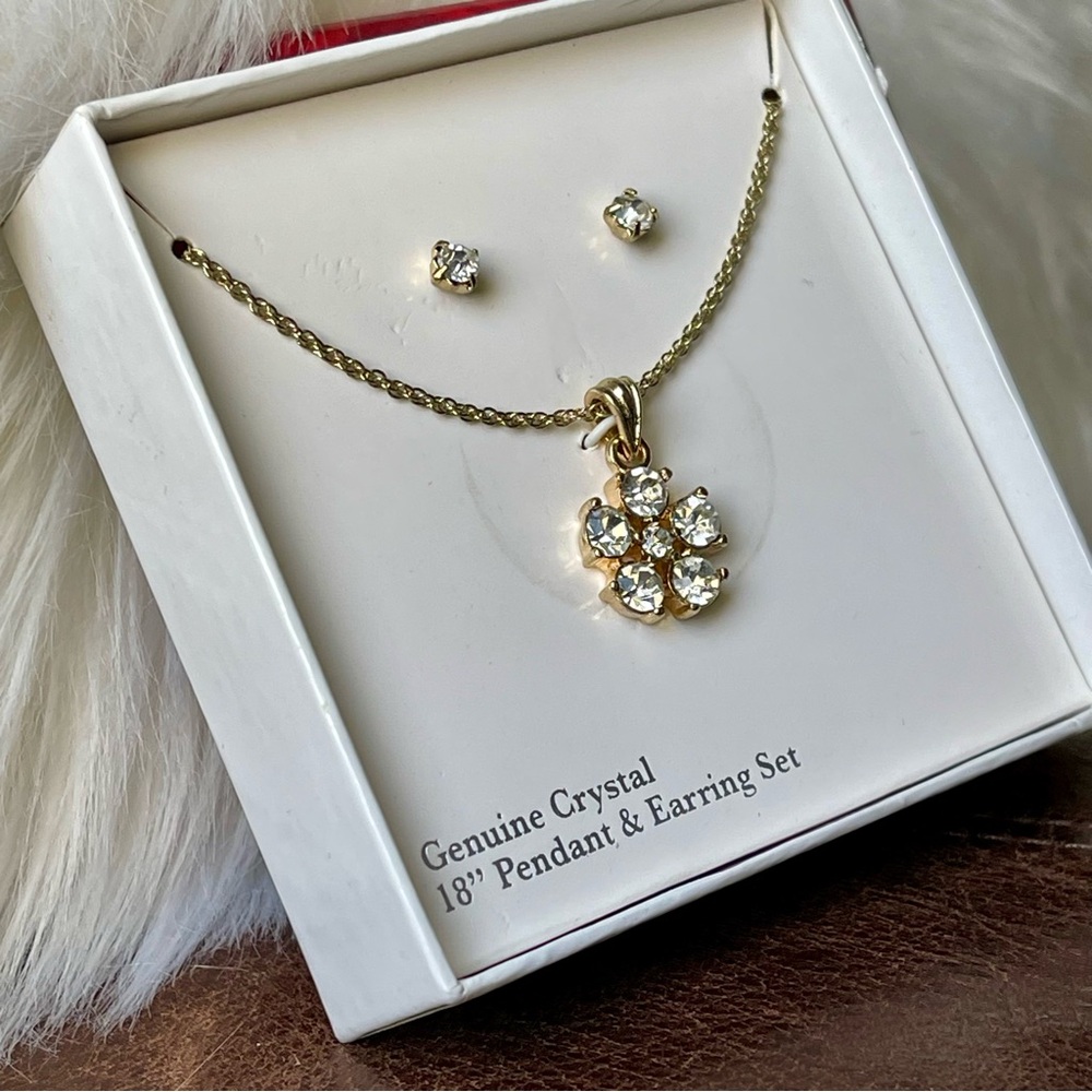 Gold Tone Crystal Pendant 18" Necklace & Earring Set NIB